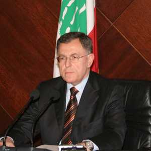 السنيورة حذر من جر لبنان لمواجهة عسكرية واسعة مع إسرائيل