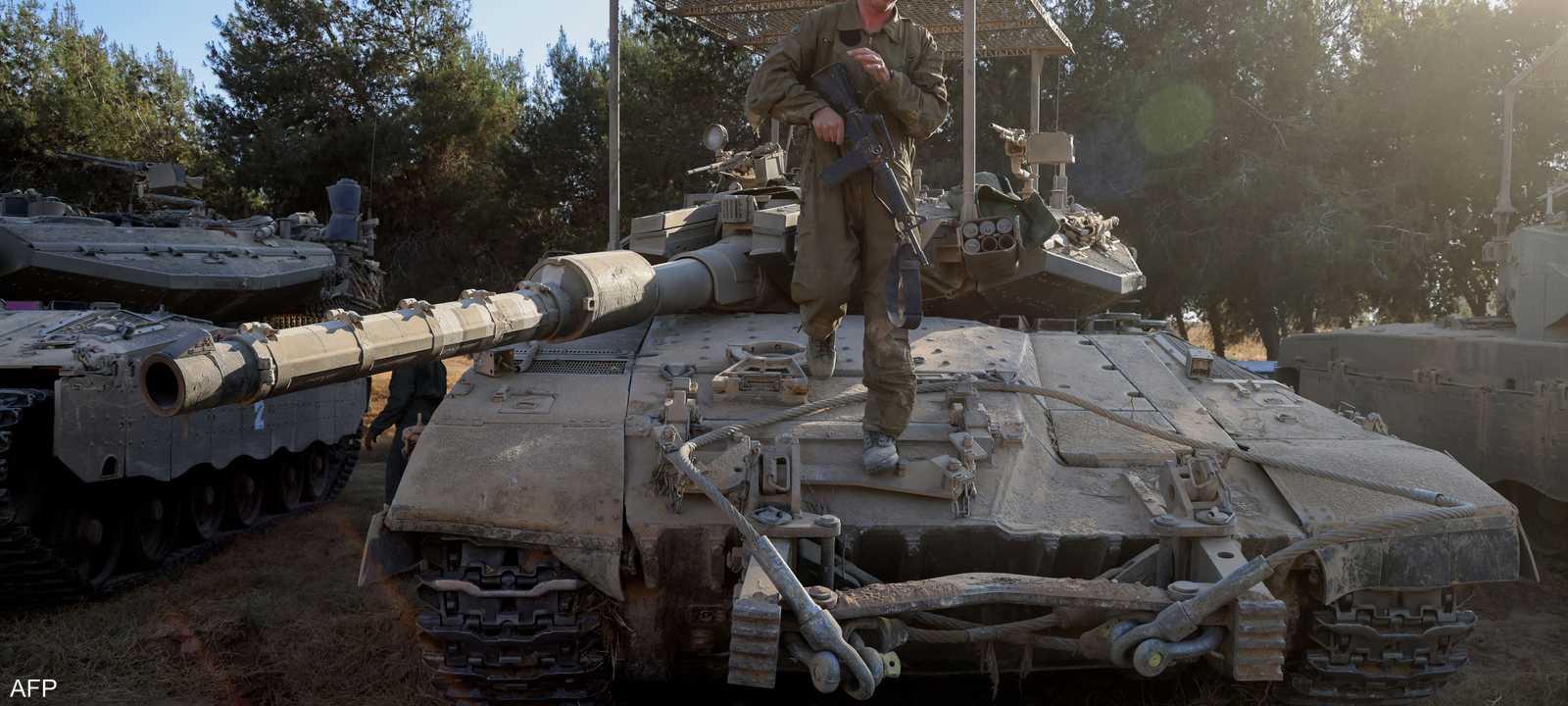 يتبادل حزب الله وإسرائيل إطلاق النار