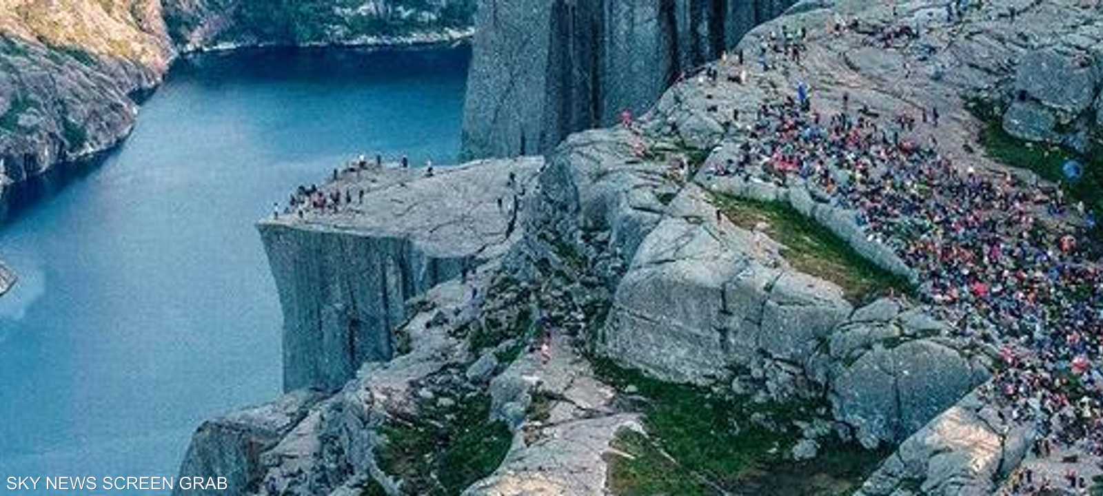 يقع منحدر بريكستولن أو صخرة بريكستولن في منطقة روغالاند