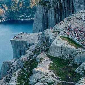 يقع منحدر بريكستولن أو صخرة بريكستولن في منطقة روغالاند