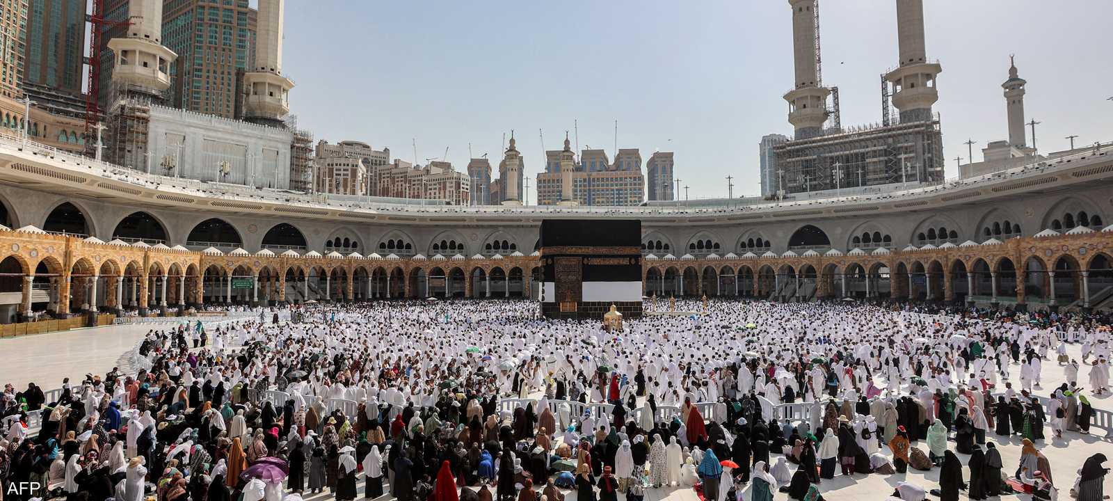 تسعى مختلف الجهات إلى تمكين الحجاج من أداء مناسكهم بيسر