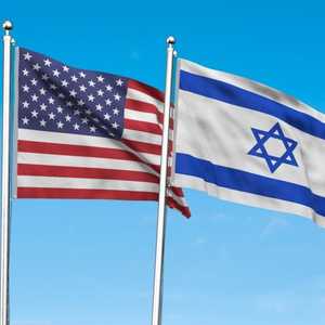 أرشيفية للعلمين الأميركي والإسرائيلي