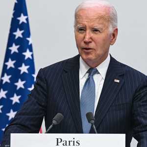 بايدن خلال حديثه في باريس