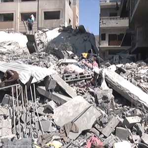 قتلى وجرحى باستهداف الجيش الإسرائيلي مبنى سكنيا في غزة