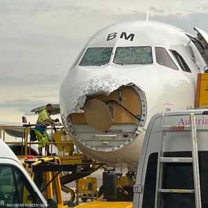 العاصفة تسببت بتحطم مقدمة الطائرة