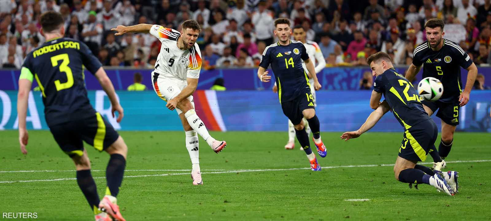 من المباراة بين الفريقين