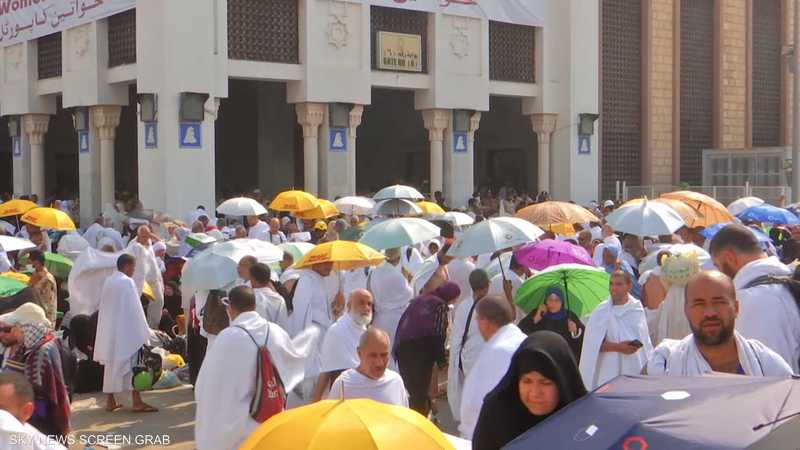 نحو مليوني شخص يؤدون شعائر الحج وسط ارتفاع درجات الحرارة