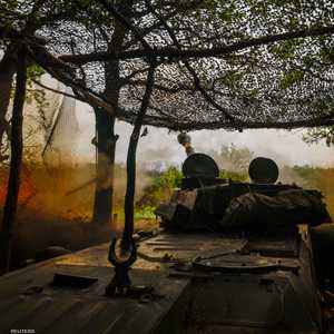 مدفع أوكراني يستهدف مواقع روسية على مشارف كوبيانسك