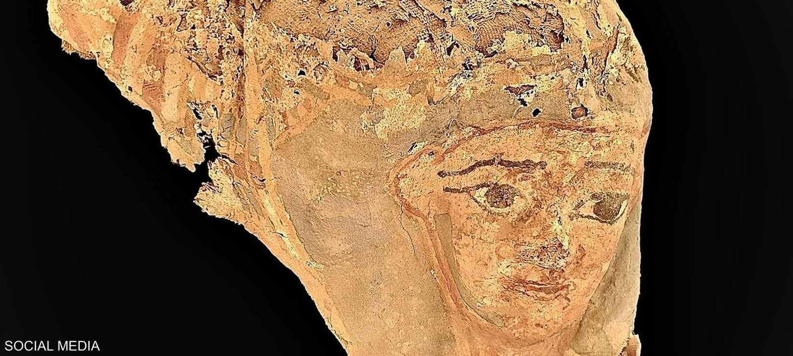 عينة من الآثار المصرية المكتشفة في ضريح الأغاخان بأسوان