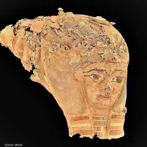 عينة من الآثار المصرية المكتشفة في ضريح الأغاخان بأسوان