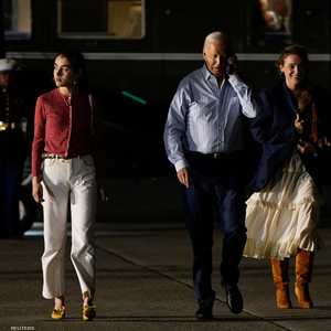 بايدن وأفراد عائلته يصلون إلى منتجع كامب ديفيد