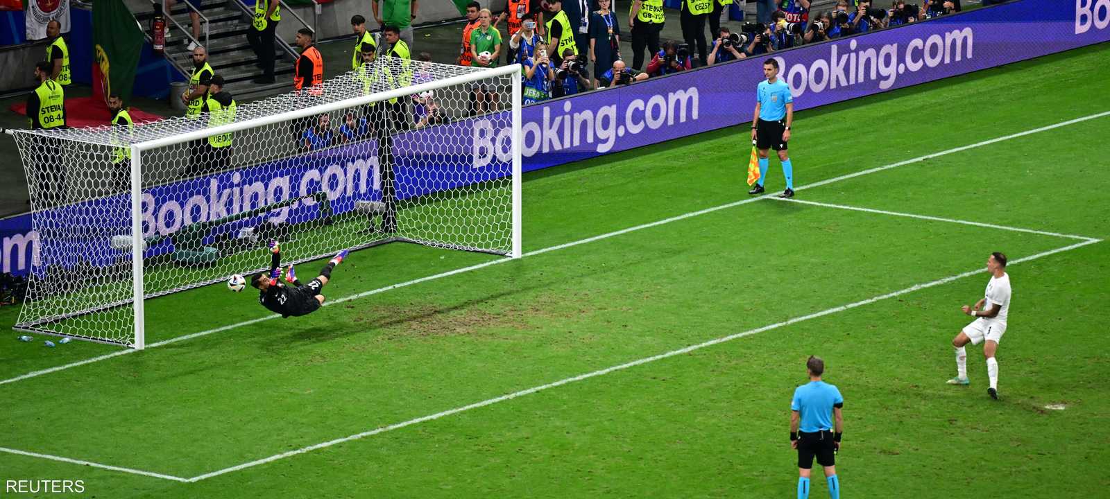 كوستا تألق في المباراة وفي ركلات الترجيح