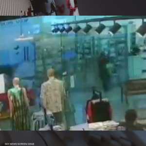 لحظة عملية الطعن داخل مركز تجاري في إسرائيل