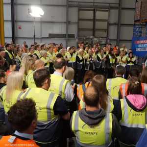 استطلاعات ترجّح فوز حزب العمال وخسارة المحافظين في بريطانيا