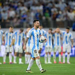 أهدر النجم ليونيل ميسي ركلة الترجيح الأولى