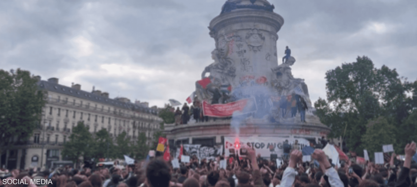 جانب من الاحتفالات في ساحة الجمهورية وسط باريس