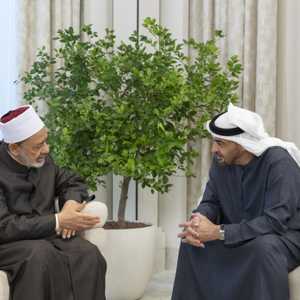 الشيخ محمد بن زايد مستقبلا الإمام أحمد الطيب