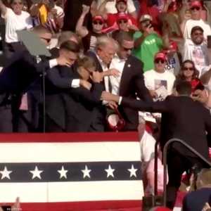 إجلاء ترامب من موقع الحادث