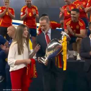 لقطة الأميرة صوفيا ووالدها الملك فيليب السادس