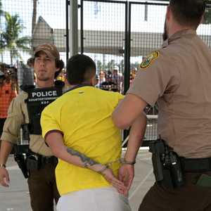 اعتقالات لجماهير كولومبيا