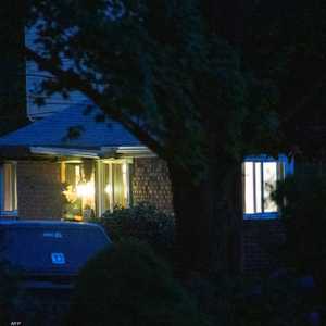 يواصل مكتب التحقيقات الفيدرالي تحقيقه داخل منزل توماس كروكس