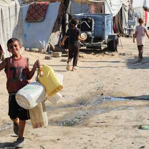 أوضاع إنسانية صعبة يمر بها سكان دير البلح.. أرشيفية