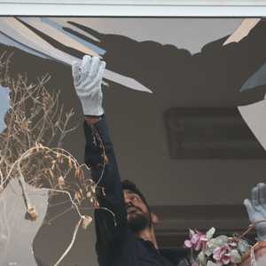 الحوثيون أطلقوا صاروخا أصاب مبنى في تل أبيب