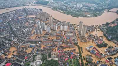 الصين.. 11 قتيلا وأكثر من 30 مفقودا بانهيار جسر