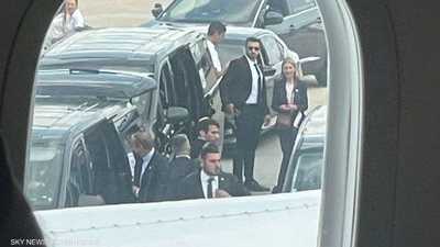 عامل بدون سترة يعطل خروج رئيس إسرائيل من الطائرة في باريس