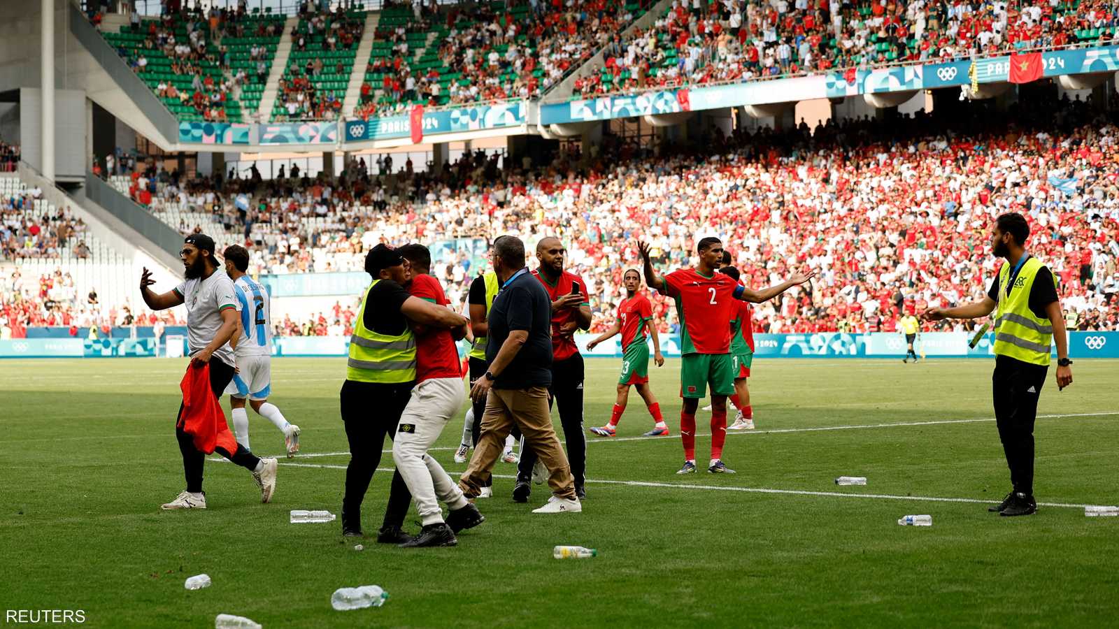 آثار الشغب في المباراة