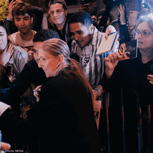 النجمة سيلين ديون مع معجبيها في باريس