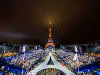 باريس تبهر العالم في حفل افتتاح الأولمبياد