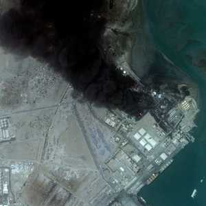 الانفجار يأتي بعد قصف إسرائيلي عنيف لميناء الحديدة