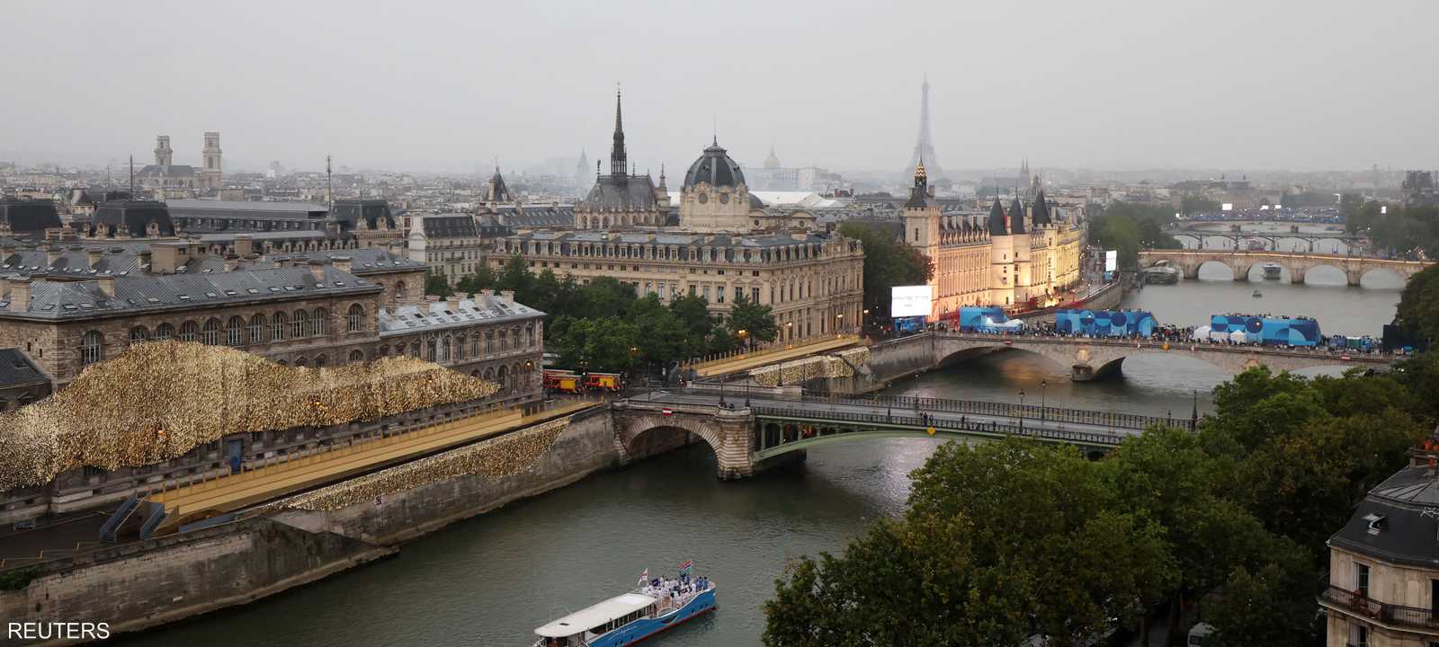 المنظمون قالوا إن الأمطار وراء تلوث نهر السين