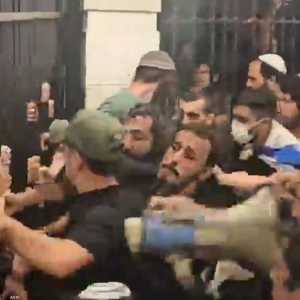 جانب من الاقتحام في بيت ليد