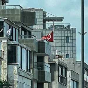 تركيا نكست علمها على سفارتها في تل أبيب