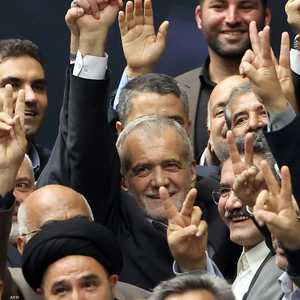 الرئيس الإيراني مسعود بزشكيان رفقة اسماعيل هنية