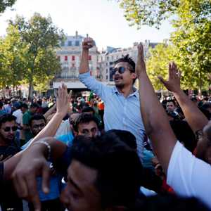 يتوقع بأن يجتمع وقر مع الطلاب الذين قادوا الاحتجاجات