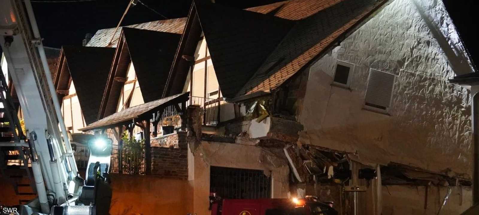 حشدت خدمات الطوارئ حوالي 250 عنصراً في الموقع المنكوب