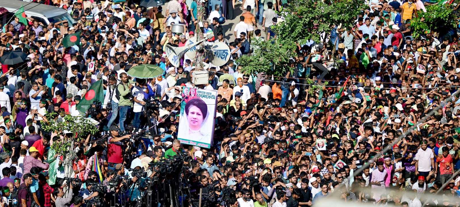 نشطاء من الحزب القومي البنغالي في شوارع دكا