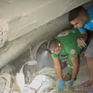 مقتل أكثر من 100 في قصف إسرائيلي على وسط غزة