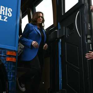 كمالا هاريس تحقق تقدما على منافسها الجمهوري دونالد ترامب