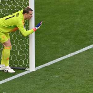 نوير لعب مباراته الدولية الأولى عام 2009