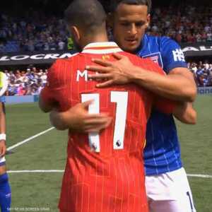 الحمادي ألقى التحية على محمد صلاح بعد مباراة ليفربول