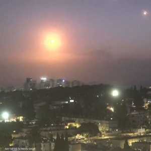 حزب الله يطلق 320 صاروخا وإسرائيل تستهدف 200 موقع جنوب لبنان