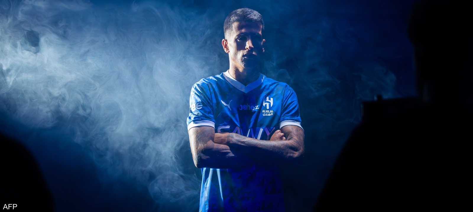 جواو كانسيلو يرتدي قميص الهلال