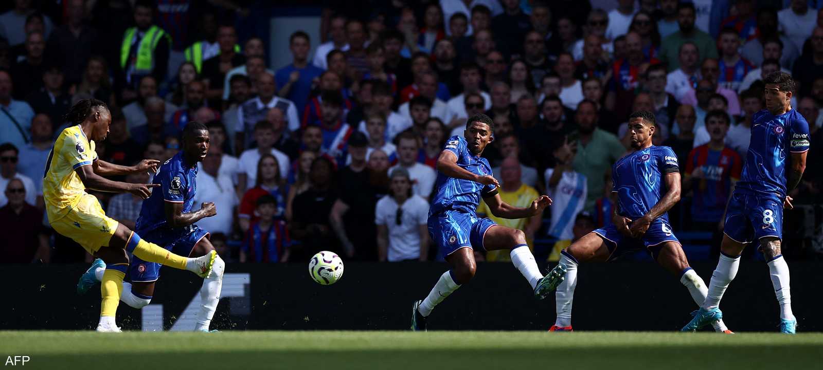 جانب من لقاء تشلسي وكريستال بالاس