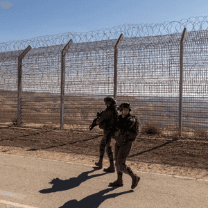 يصر نتنياهو على البقاء في الحدود بين مصر وقطاع غزة