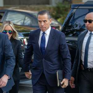 لحظة وصول هانتر بايدن إلى محكمة لوس أنجلوس