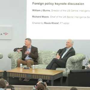 وليام بيرنز وريتشارد مور